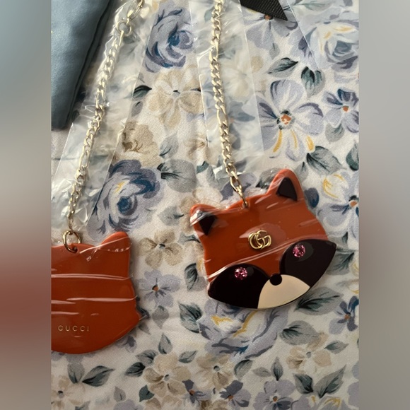 Gucci raccoon accessories/Pouch with Gold Accent - Picture 5 of 6